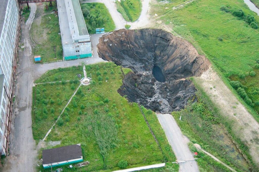 ᐈ 11 найбільших карстових воронок у світі - великі карстові воронки - самі великі 2024