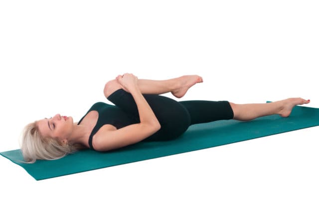 6 простих поз для зняття болю в спині без фізичних вправ