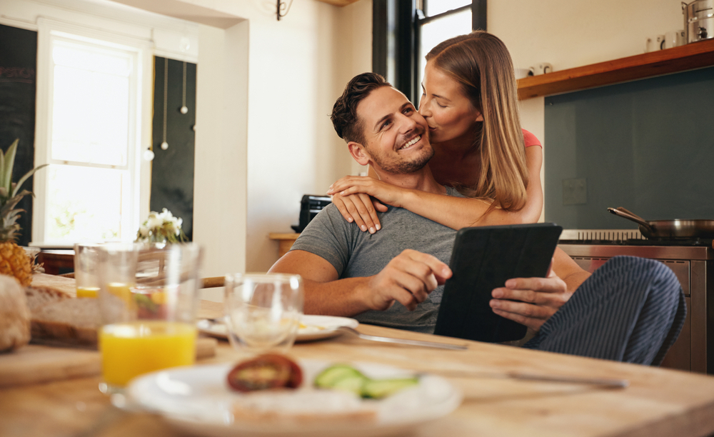 Завдяки чому люди живуть разом десятки років: 10 причин, про які ми забули